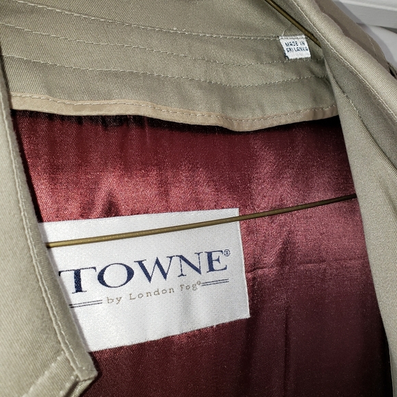 London Fog overcoat. - Picture 3 of 4